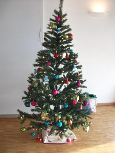 Unser neu geschmückter Weihnachtsbaum...