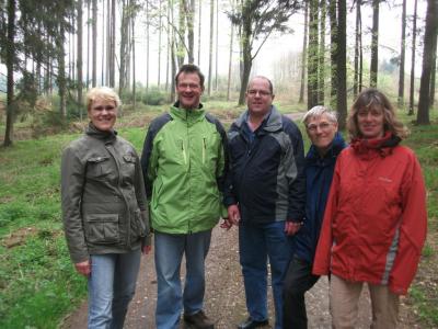 Wandergruppe 2013 im Wald