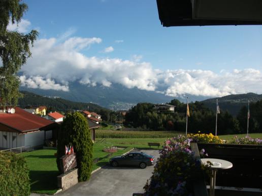 ...Vom unserem Hotel Blick auf die Nordkette von Innsbruck...