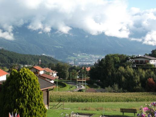 ...die Berge sind noch bedeckt von den Wolken...