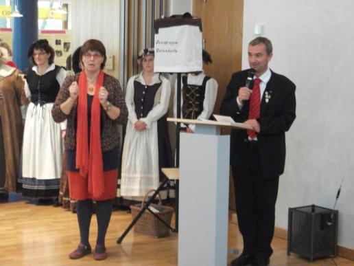 Der Bürgermeister von Günzburg Gerhard Jauernig eröffnet mit seiner Rede die Forum der Vereine...