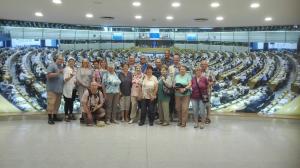 Teilnehmer vor Europaparlament